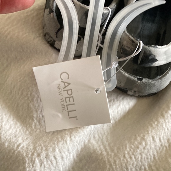 New baby Crock style shoe - Picture 5 of 6